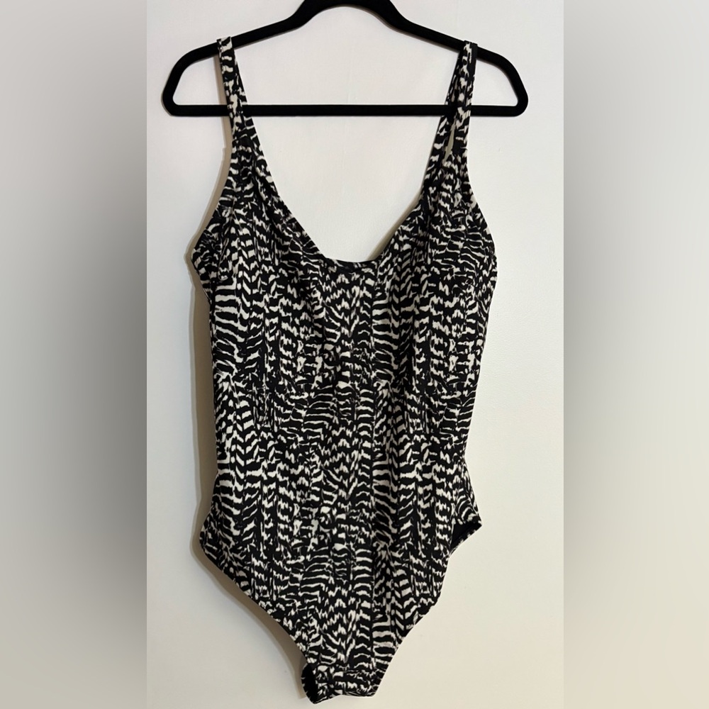 New Look Monochrome Zebra Print One Piece